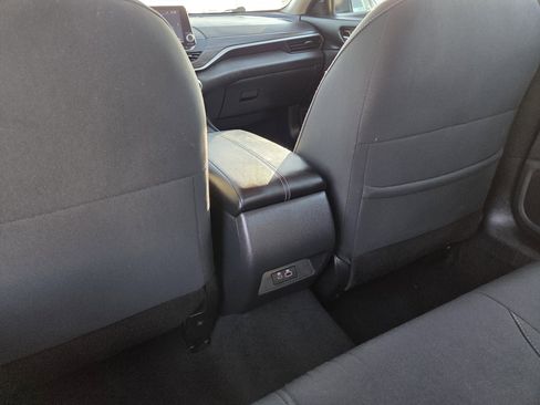 Used 2025 Nissan Altima 2.5 SV image 19