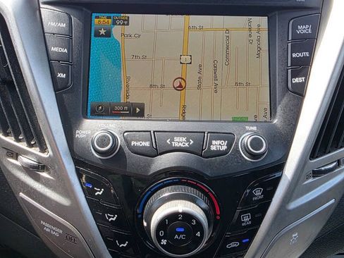 Used 2013 Hyundai Veloster w/ Tech Pkg FWD image 13