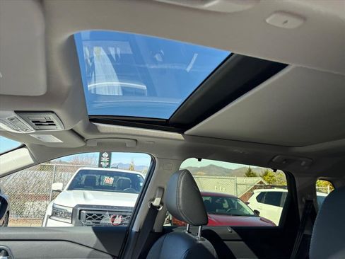 Used 2024 Nissan Rogue Platinum w/ Platinum Premium Package image 11