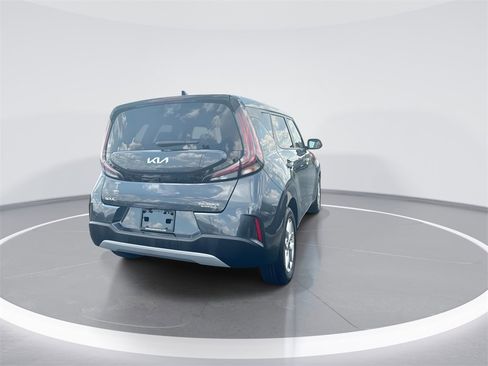 Used 2025 Kia Soul LX w/ LX Technology Package image 8