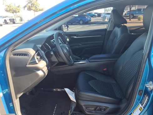 Used 2019 Toyota Camry SE image 19