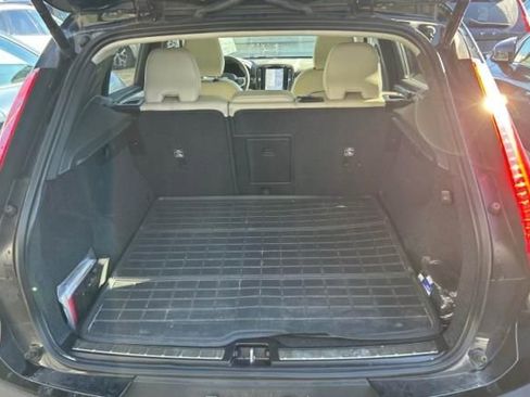 Used 2023 Volvo XC40 B5 Plus w/ Protection Package Premier image 5