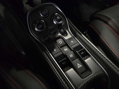 Used 2019 McLaren 570S image 27