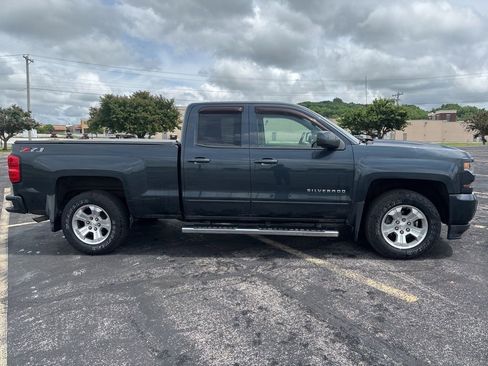 Used 2018 Chevrolet Silverado 1500 LT w/ True North Edition AWD/4WD image 4
