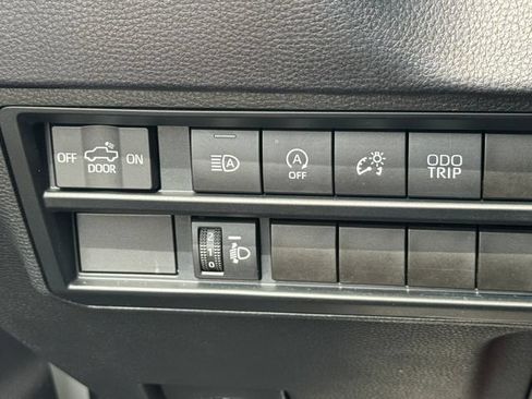 Used 2022 Toyota Tundra SR5 AWD/4WD image 27