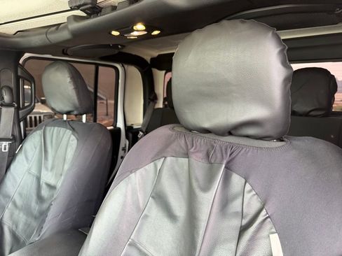 Used 2020 Jeep Gladiator Sport w/ Quick Order Package 24S image 18