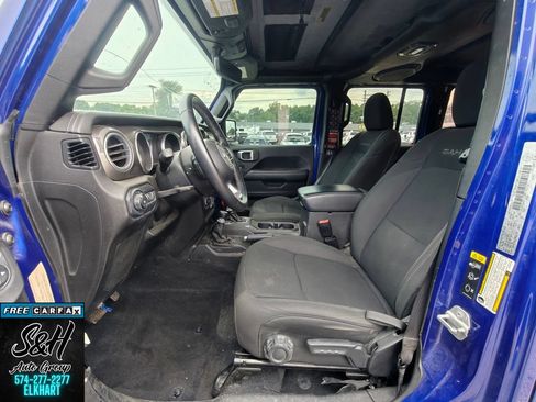 Used 2020 Jeep Wrangler Unlimited Sahara w/ Uconnect 4C Nav & Sound Group AWD/4WD image 16