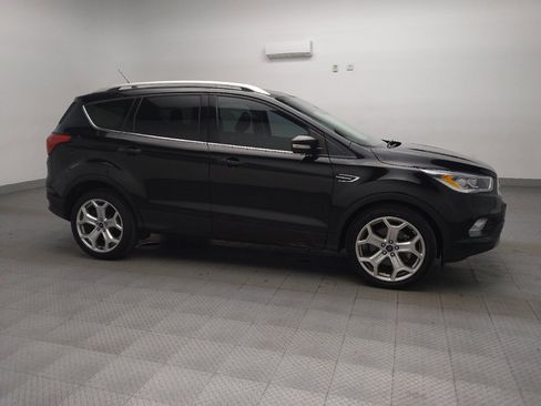 Used 2019 Ford Escape Titanium image 11