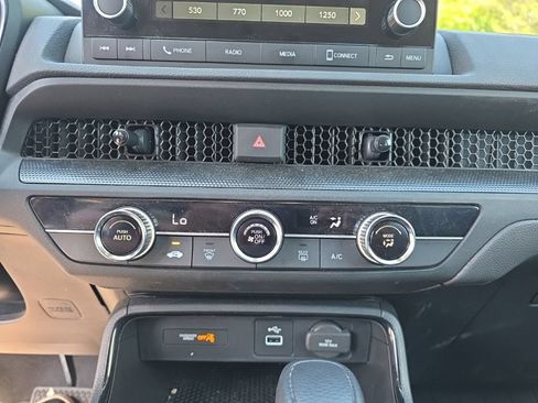 Used 2025 Honda CR-V LX image 16