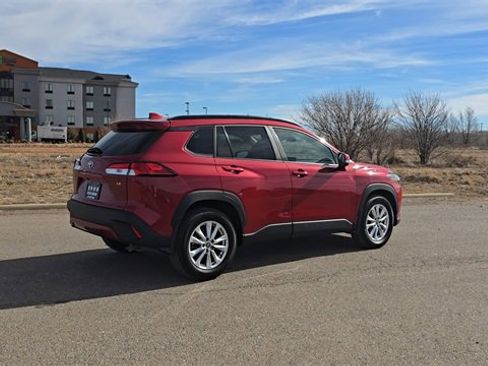 Used 2023 Toyota Corolla Cross LE image 6