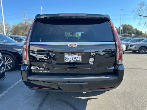 Used 2019 Cadillac Escalade Platinum image 5
