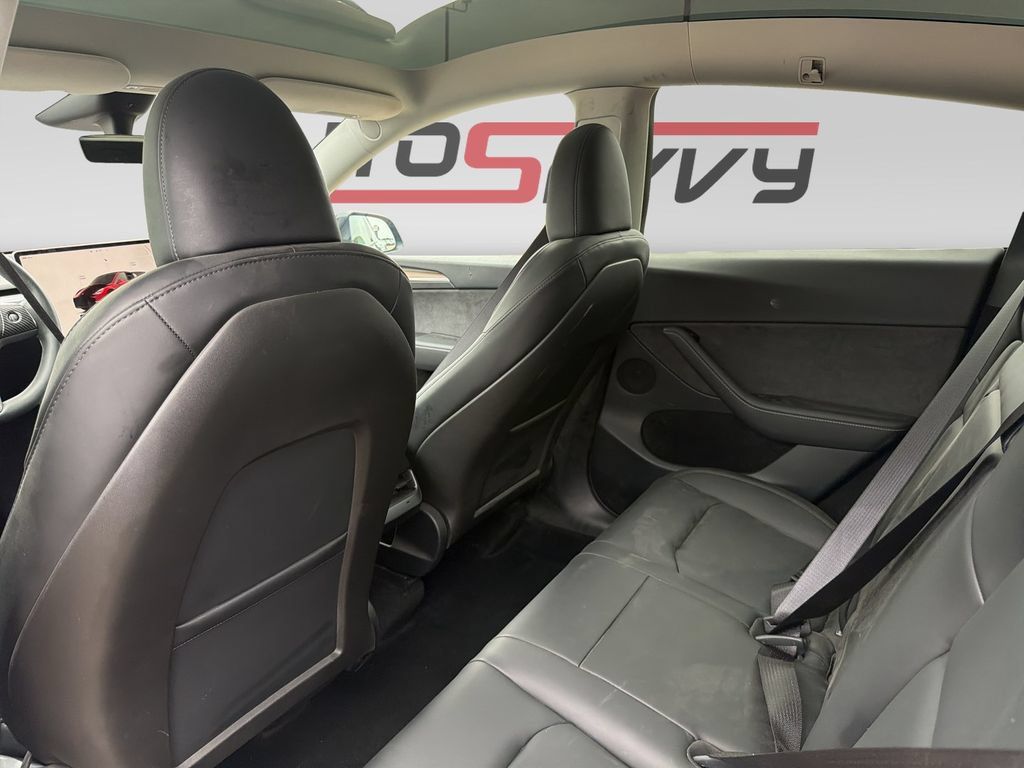Used 2024 Tesla Model Y 2WD image 16