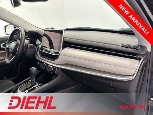 Used 2022 Jeep Compass Limited w/ Sun and Sound Group AWD/4WD image 15