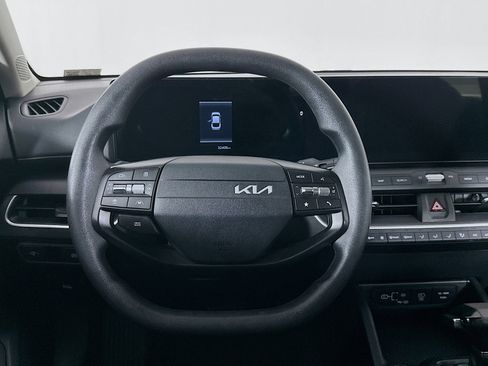 Used 2025 Kia K4 LXS image 18