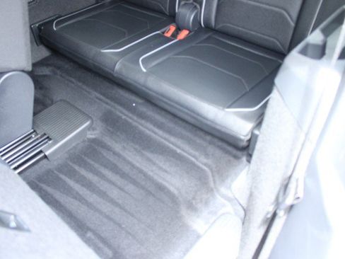 Used 2019 Volkswagen Tiguan SEL Premium w/ 3rd Row Seat Package AWD/4WD image 15