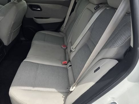 Used 2023 Nissan Rogue SV FWD image 11