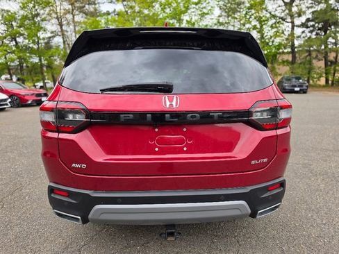 Used 2023 Honda Pilot Elite image 4