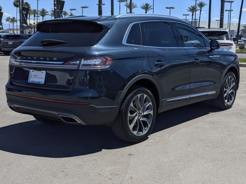 Used 2022 Lincoln Nautilus Reserve FWD image 2