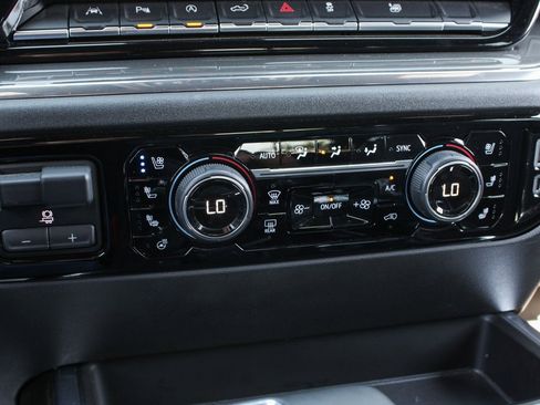 Used 2024 Chevrolet Silverado 1500 High Country image 32