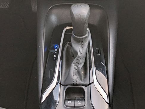 Used 2021 Toyota Corolla LE image 15