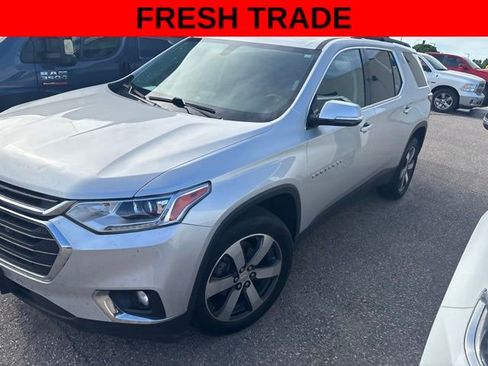 Used 2020 Chevrolet Traverse LT AWD/4WD image 3