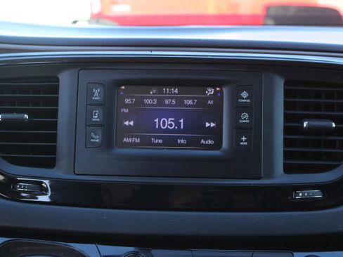 Used 2017 Chrysler Pacifica LX FWD image 20
