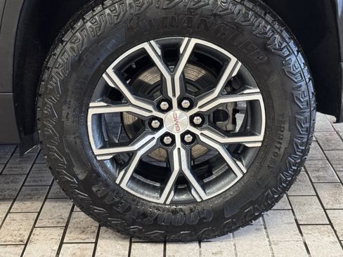 Used 2024 GMC Acadia AT4 image 8