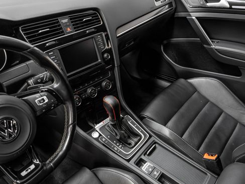 Used 2016 Volkswagen Golf R 4-Door image 54