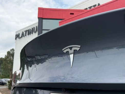 Used 2022 Tesla Model Y Long Range AWD/4WD image 8