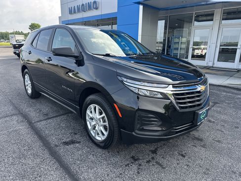 Certified 2023 Chevrolet Equinox LS w/ LS Convenience Package AWD/4WD image 3