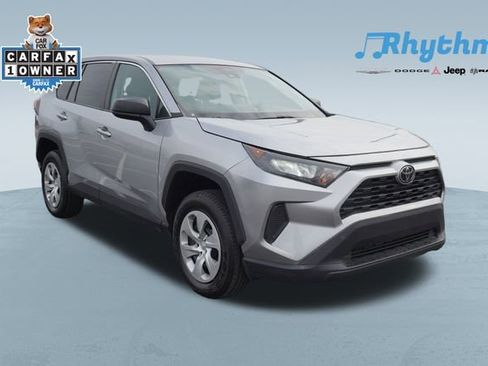 Used 2022 Toyota RAV4 LE image 1