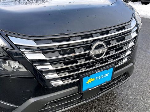 Used 2025 Nissan Rogue SV image 28