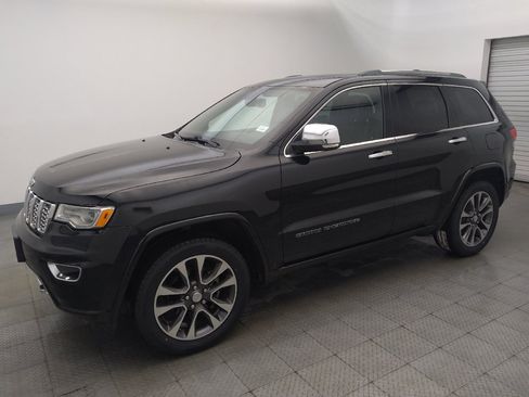 Used 2018 Jeep Grand Cherokee Overland AWD/4WD image 2