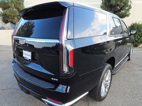 Used 2024 Cadillac Escalade ESV Premium Luxury image 9