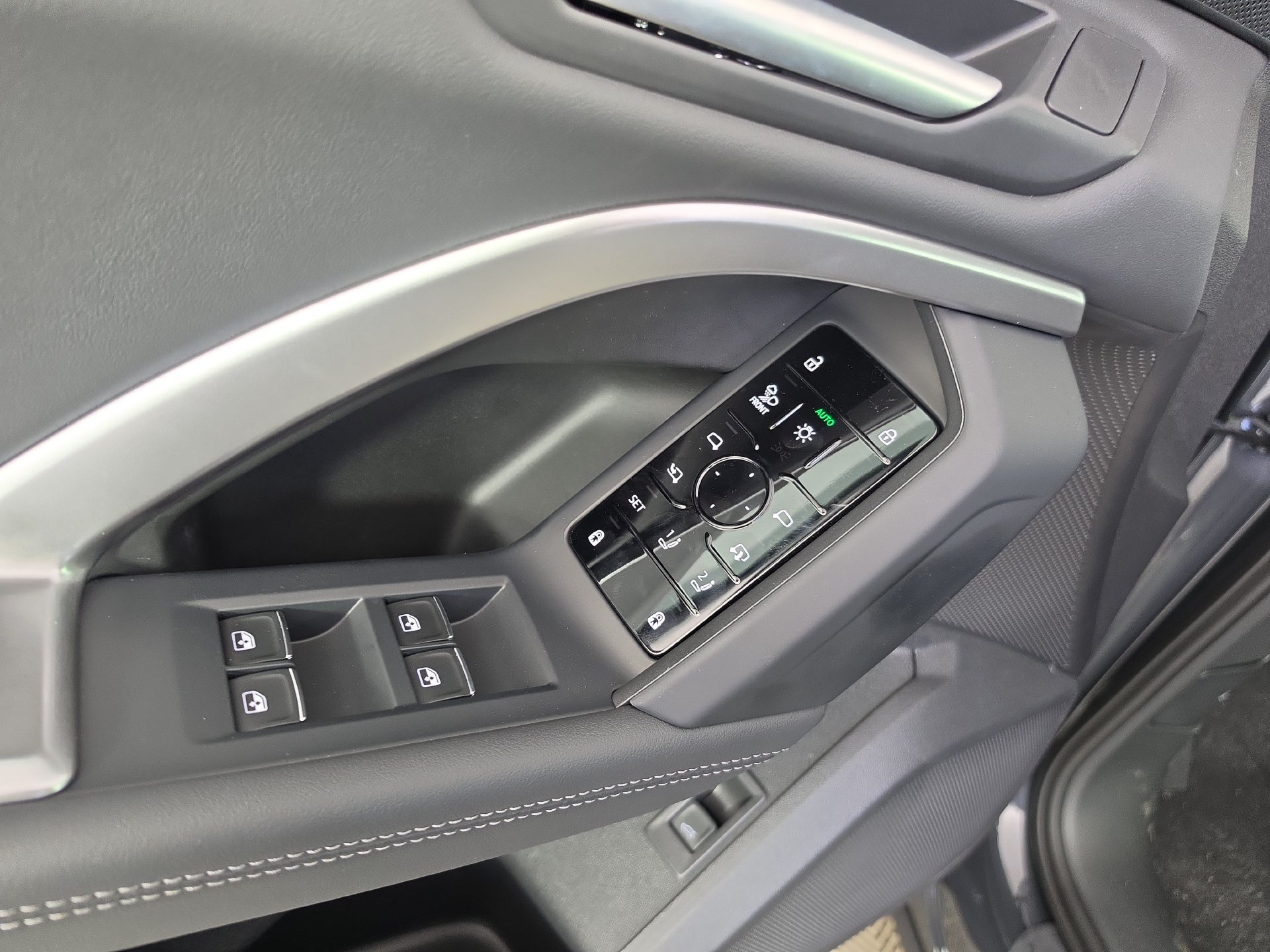 New 2026 Audi Q5 Premium Plus AWD/4WD image 17