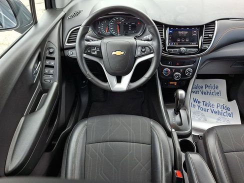 Certified 2022 Chevrolet Trax LT w/ LT Convenience Package AWD/4WD image 13