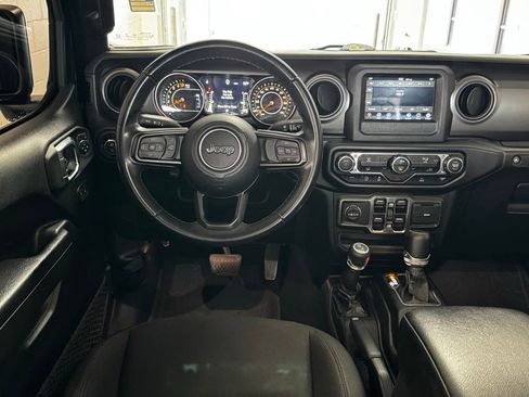 Used 2022 Jeep Gladiator Sport AWD/4WD image 12
