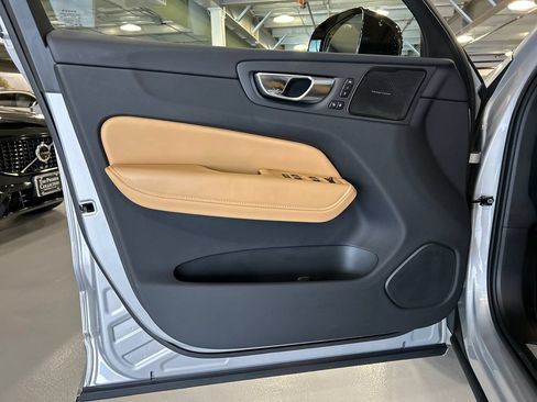 Certified 2025 Volvo XC60 T8 Ultra w/ Climate Package AWD/4WD image 9
