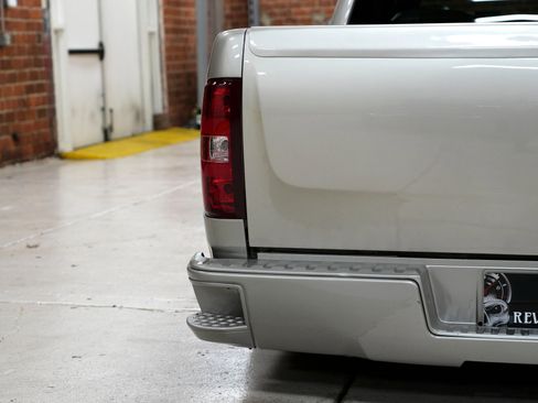 Used 2009 Chevrolet Silverado 1500 LT w/ Texas Edition RWD image 39