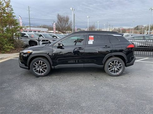 Used 2026 Toyota Corolla Cross XLE image 5