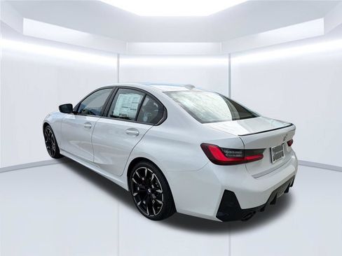 New 2026 BMW 330i Sedan w/ M Sport Package RWD image 4