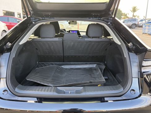 Used 2025 Toyota Prius Plug-In Hybrid FWD image 22