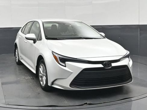 Used 2026 Toyota Corolla LE w/ LE Premium Package AWD/4WD image 33