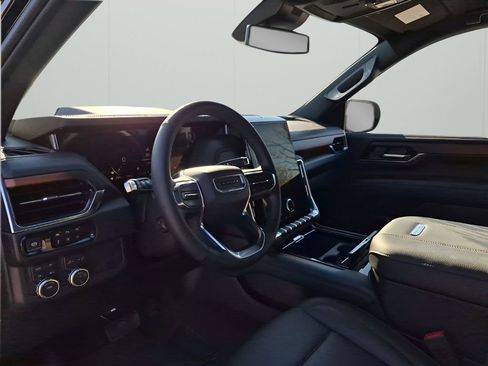 Certified 2025 GMC Yukon Denali image 30