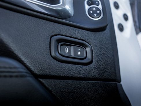 Used 2022 Jeep Wrangler Unlimited Sahara image 15