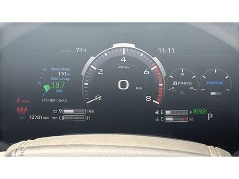Used 2025 Toyota Tundra Platinum AWD/4WD image 22