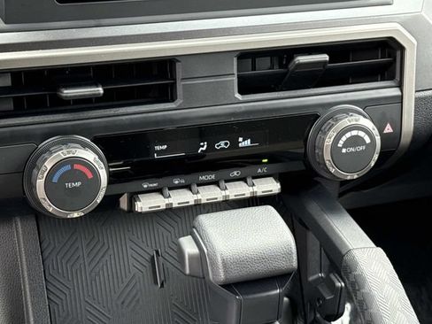 Used 2026 Toyota 4Runner SR5 AWD/4WD image 21