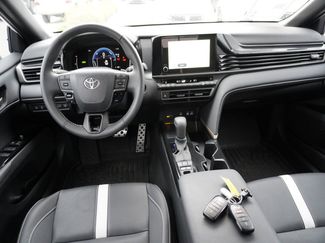 Used 2025 Toyota Camry SE video 2