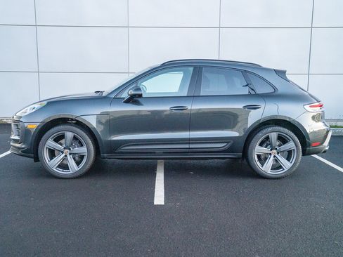 Certified 2026 Porsche Macan AWD/4WD image 2