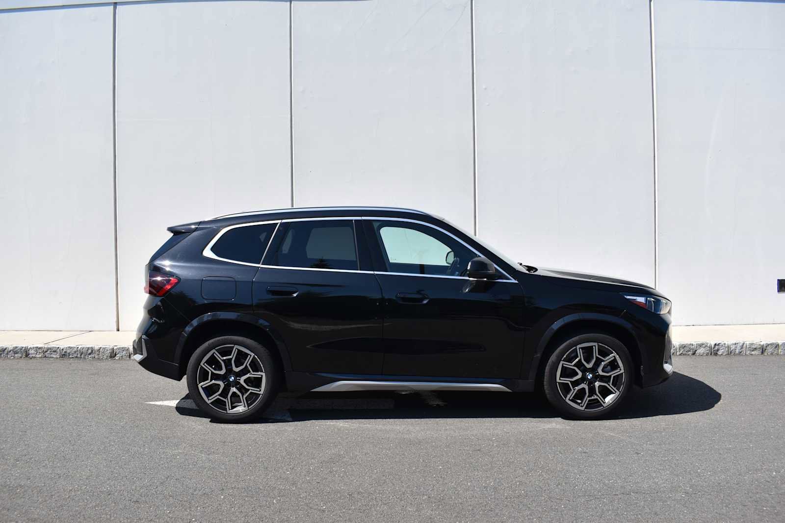 Used 2025 BMW X1 xDrive28i w/ Convenience Package AWD/4WD image 5